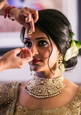 27 Stylish Indian Bridal Hairstyles That Looks Perfect For Wedding