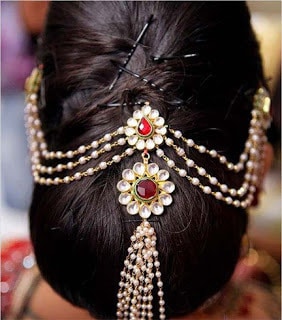 Stylish-indian-bridal-hairstyles-that-perfect-for-wedding-12
