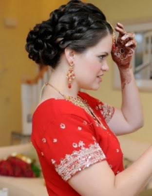 Stylish-indian-bridal-hairstyles-that-perfect-for-wedding-4