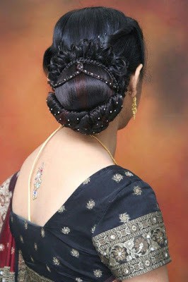 Stylish-indian-bridal-hairstyles-that-perfect-for-wedding-2