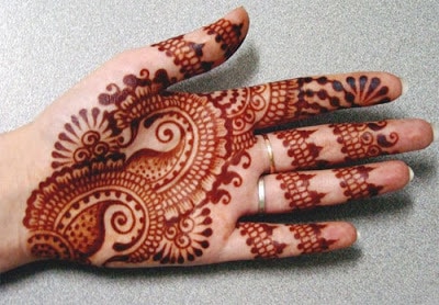 Latest-&-stunning-punjabi-mehendi-designs-2017-for-girls-11