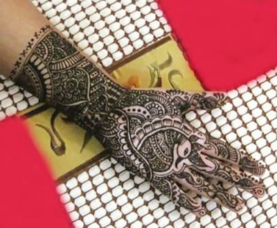 Latest-&-stunning-punjabi-mehendi-designs-2017-for-girls-12