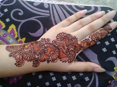 Latest-&-stunning-punjabi-mehendi-designs-2017-for-girls-2