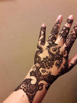 New-style-eid-mehndi-designs-for-full-hands-that-you-must-try-7