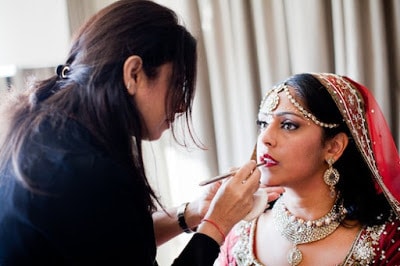 Secrets-to-choose-a-perfect-bridal-makeup-artist-for-wedding-3