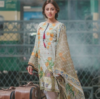 Rang-rasiya-carnation-luxury-summer-lawn-2017-collection-10