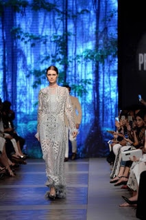 Sana-safinaz-new-style-the-last-of-the-night-plbw17-collection-6