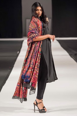 Komal-Nasir-Velvet-Shawl-Collection