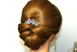 create-a-delicate-arabic-hairstyle-style-statement-having-a-simple-bun